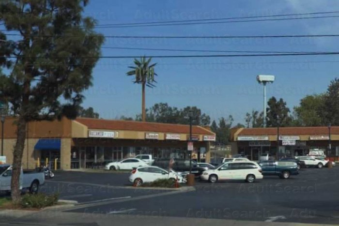 Where find parlors erotic massage  in Santa Ana, Santa Ana 